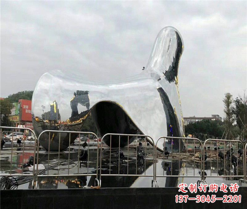 山西中领雕塑推出一款精美的抽象鸽子雕塑,专为…