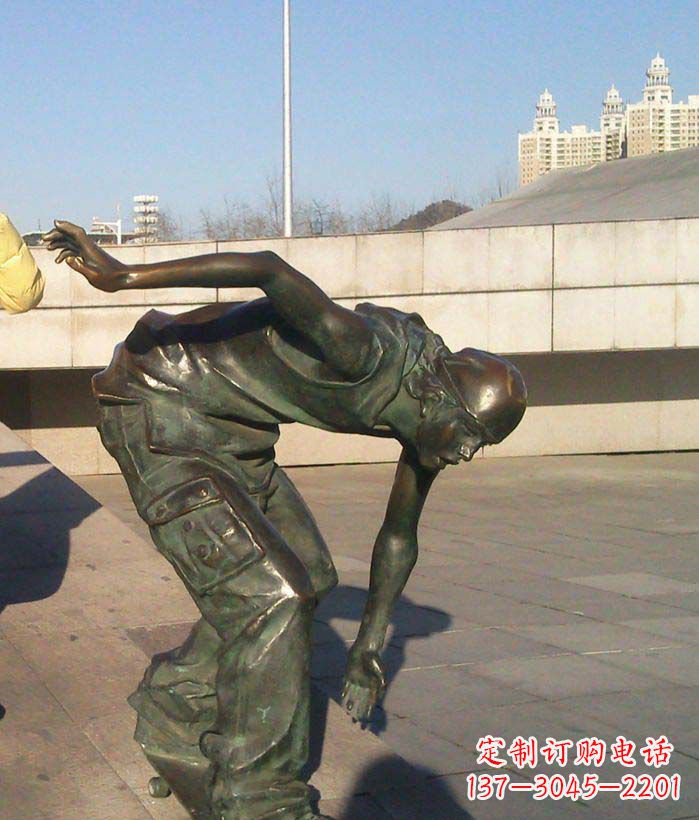 山西中领雕塑:青年景观铜雕