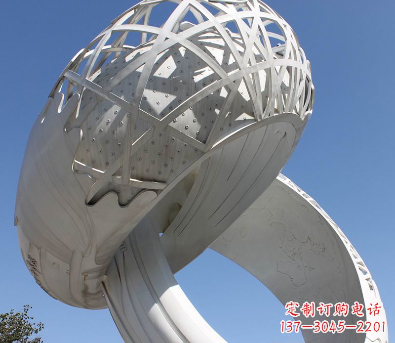 山西广场戒指不锈钢雕塑