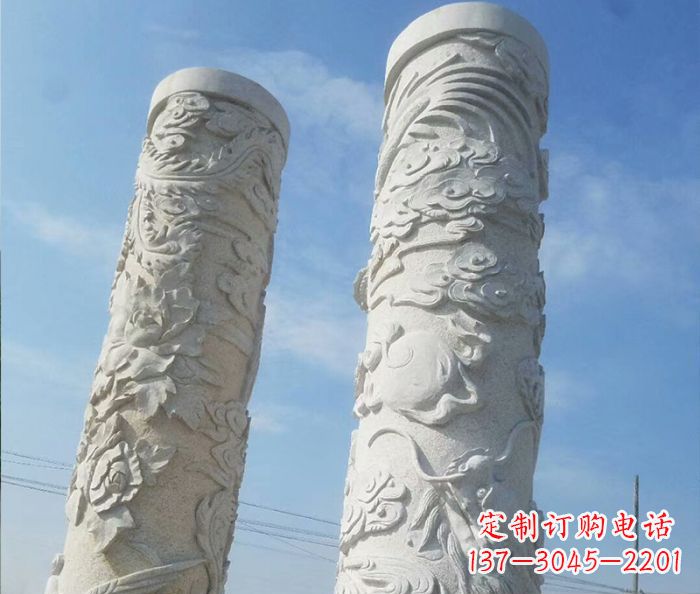 山西艺术化的广场龙柱石雕