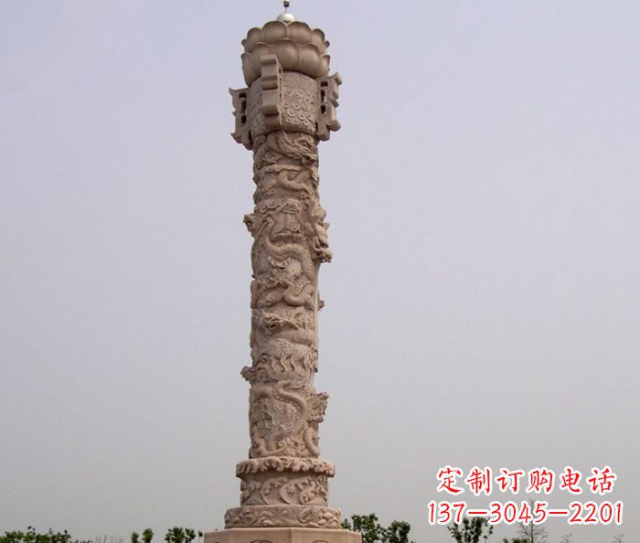 山西领雕塑制作精美的红石龙柱雕塑