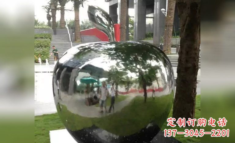 山西新奇优雅的苹果雕塑