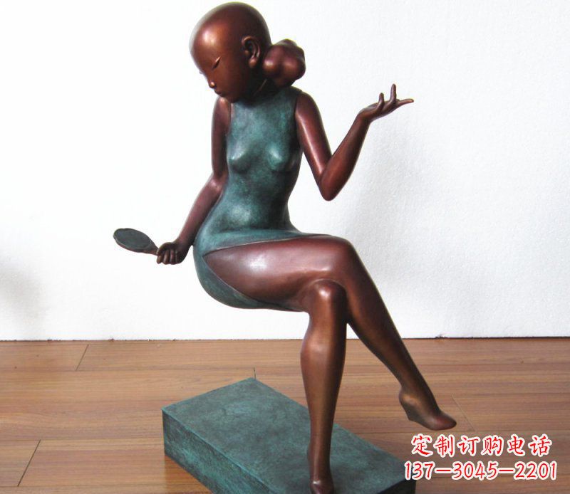 山西广场铜雕美女照镜子人物雕塑