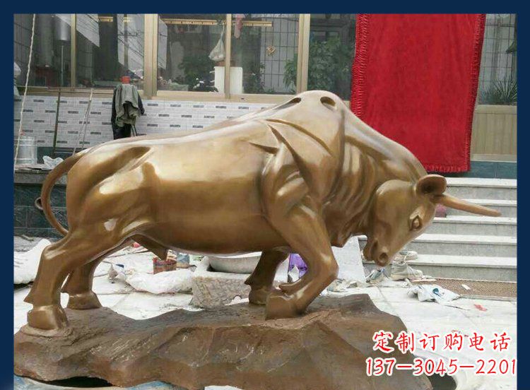 山西铜质金黄牛雕塑:添加活力与美观设计