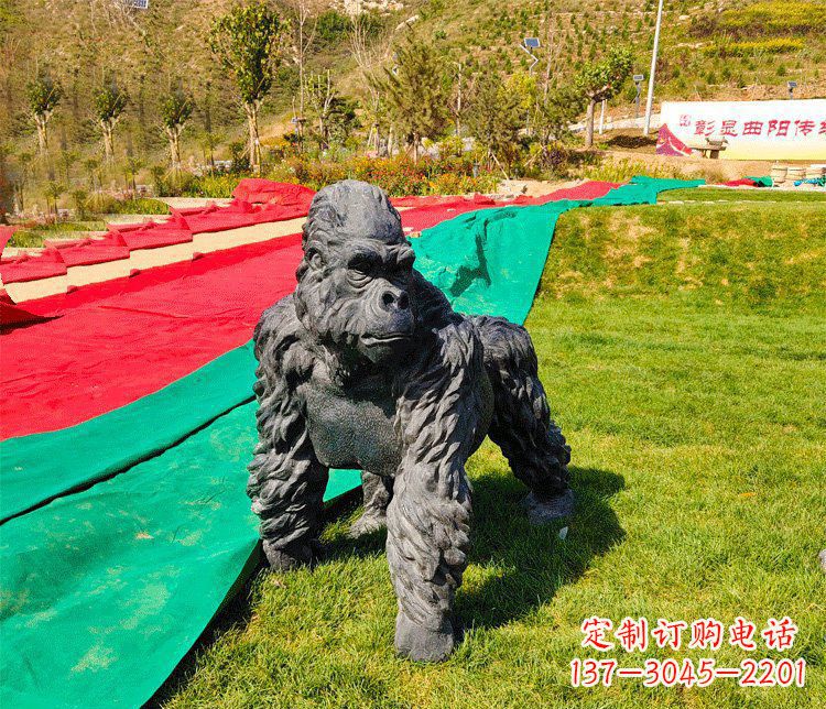 山西新颖优雅的广场铜雕行走猩猩雕塑