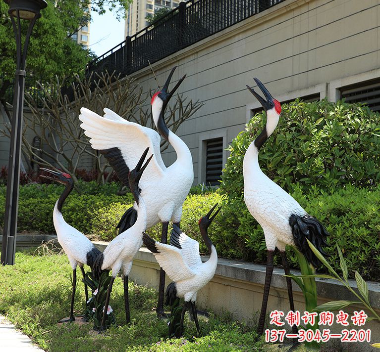 山西精致仿真的仙鹤雕塑