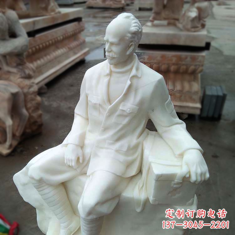 山西经典白求恩坐姿雕塑