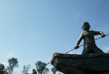 山西男孩撑船铜雕，营造童趣氛围
