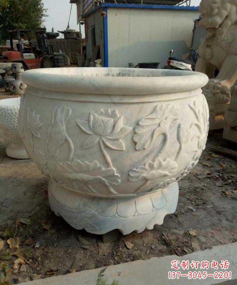 山西汉白玉荷花石浮雕水缸，营造令人心旷神怡的宁静之美