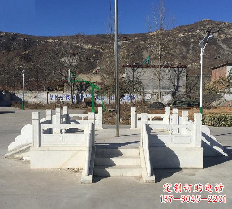 山西汉白玉雕刻的精致升旗台