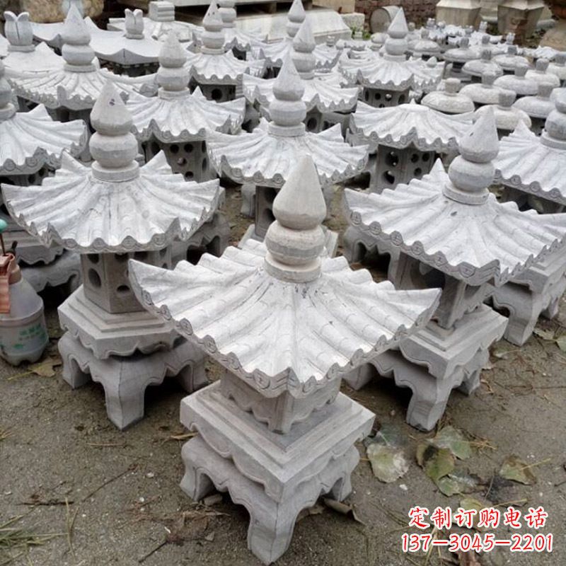 山西汉白玉灯笼雕塑是由中领雕塑定制的一种华丽…