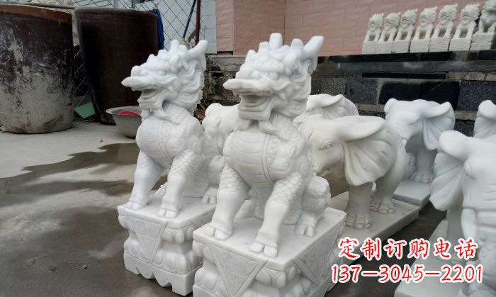 山西汉白玉麒麟雕塑:门口镇宅石雕之美