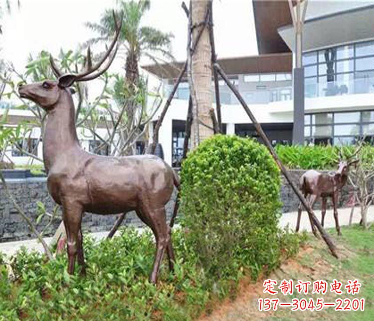 山西艺术大师铸造的精美梅花鹿雕塑