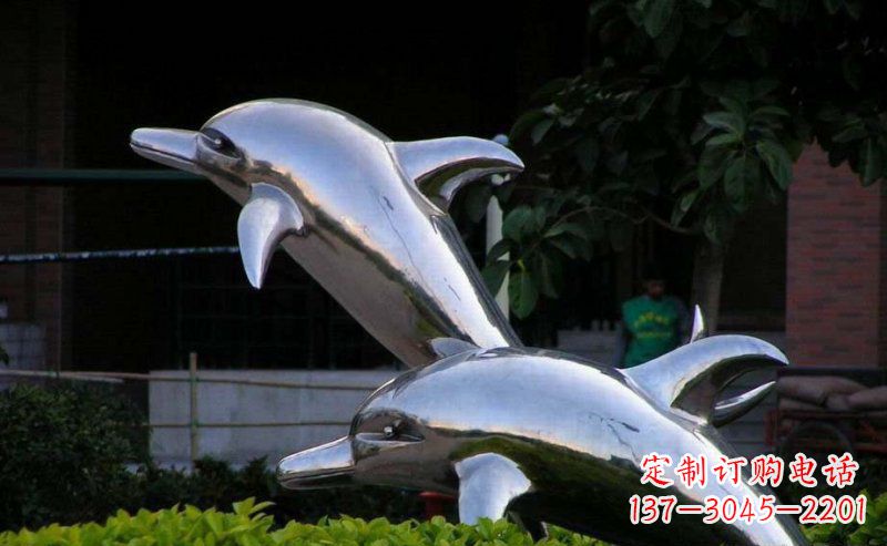 山西彰显自由灵动的不锈钢跳跃海豚雕塑
