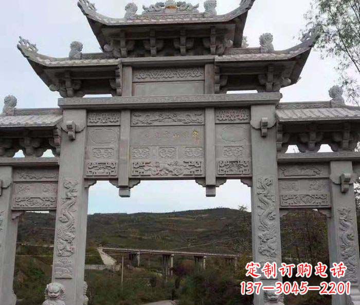 山西地标性的三门石雕牌坊