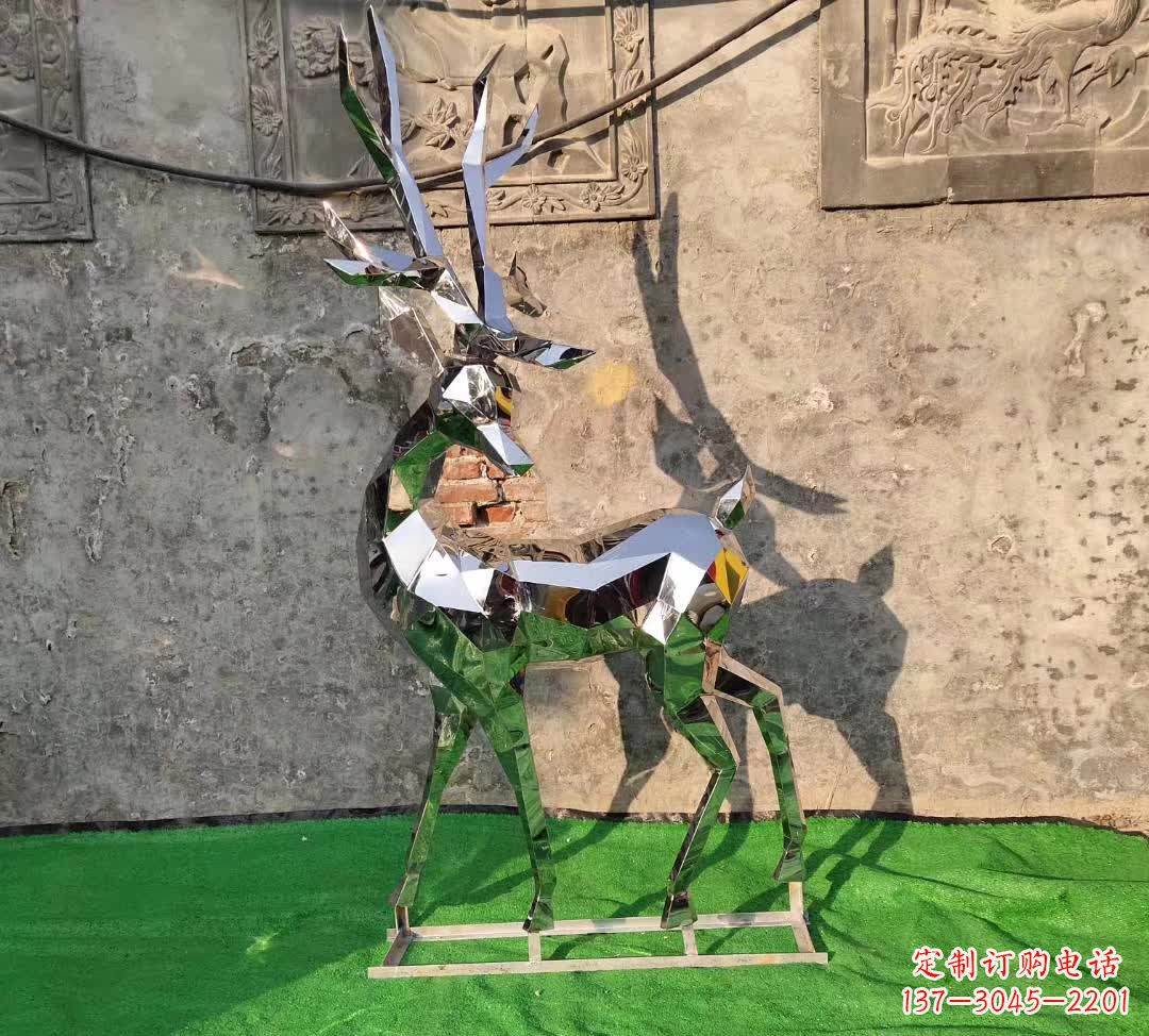 山西闪耀华丽的不锈钢几何梅花鹿雕塑