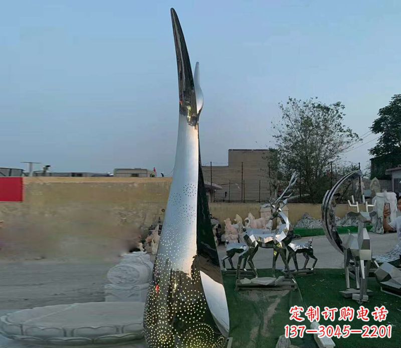 山西镜面广场不锈钢抽象天鹅雕塑