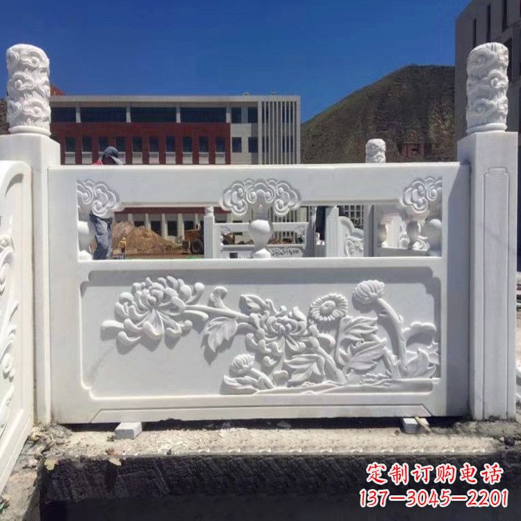 山西中领雕塑旗下的菊花石栏板雕塑,以其独特的…