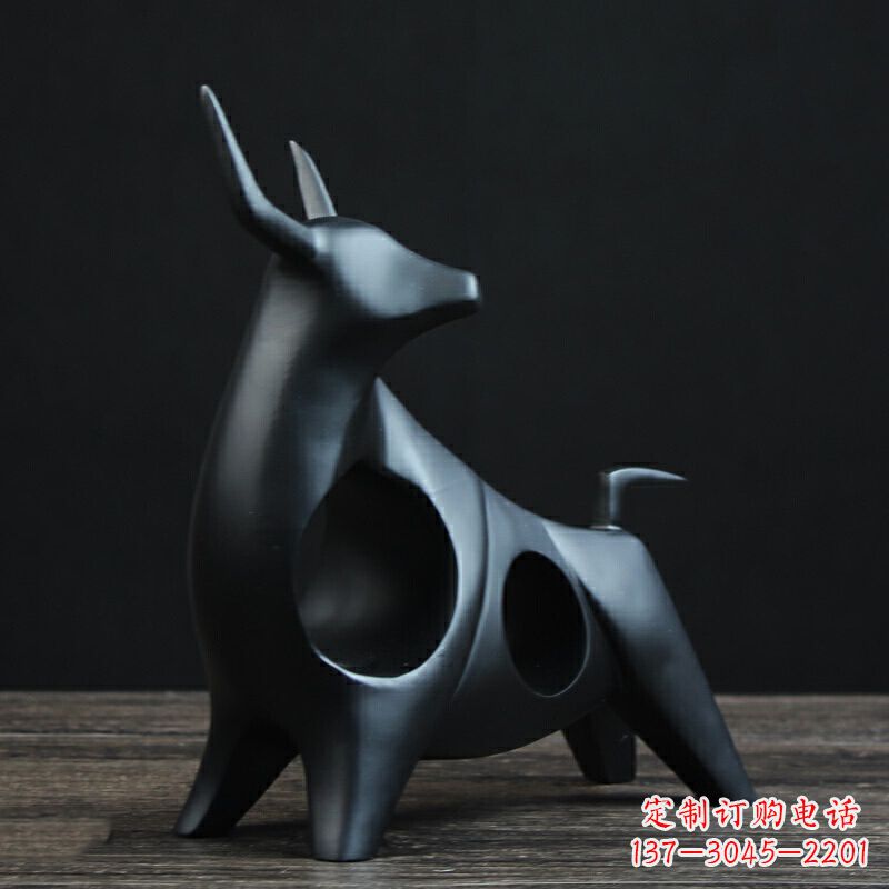 山西可爱抽象牛玻璃钢动物雕塑