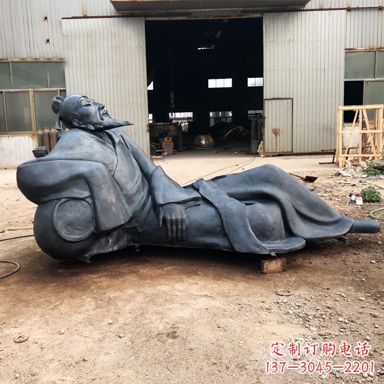 山西李白醉卧铜雕塑,抒写出豪迈之气