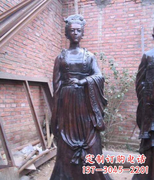 山西汹涌波澜中的李清照雕塑