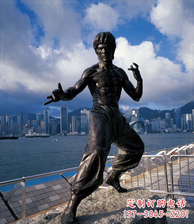 山西标题:李小龙铜雕,让传奇永存