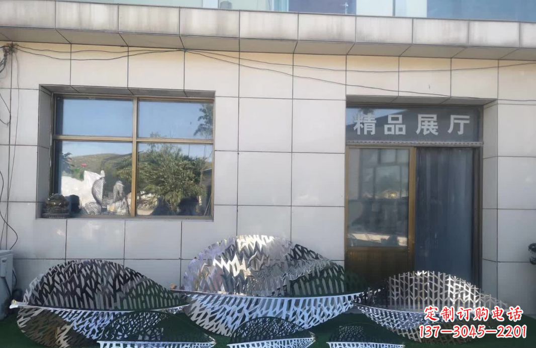 山西镂空不锈钢树叶雕塑