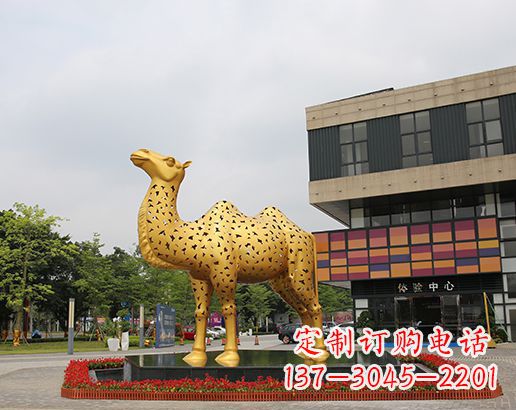 山西闪亮可爱的不锈钢骆驼雕塑