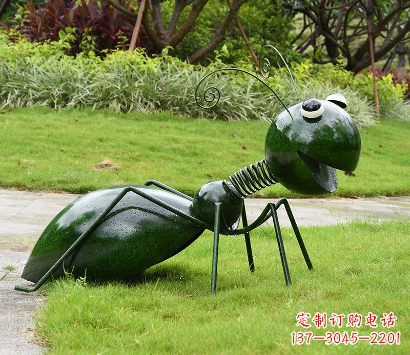 山西绿色落尾蚂蚁不锈钢摆件雕塑:精致的小动物艺术作品