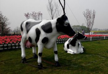 山西真实农场气息的户外仿真奶牛雕塑