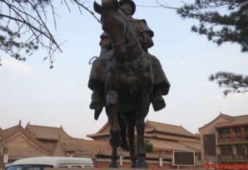 山西雕刻精美的蒙古人骑马铜雕