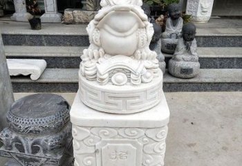 山西金蟾立柱石动物雕塑