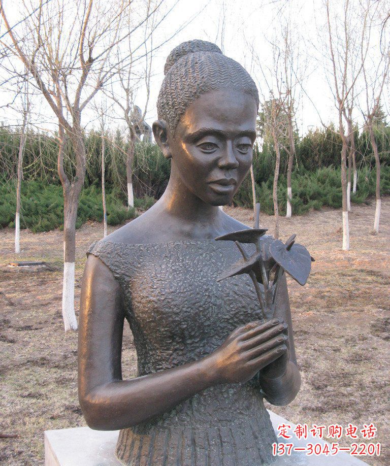 山西浪漫艺术·女人铜雕
