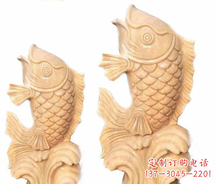 山西晚霞红石喷水鲤鱼雕塑,灵动悠扬
