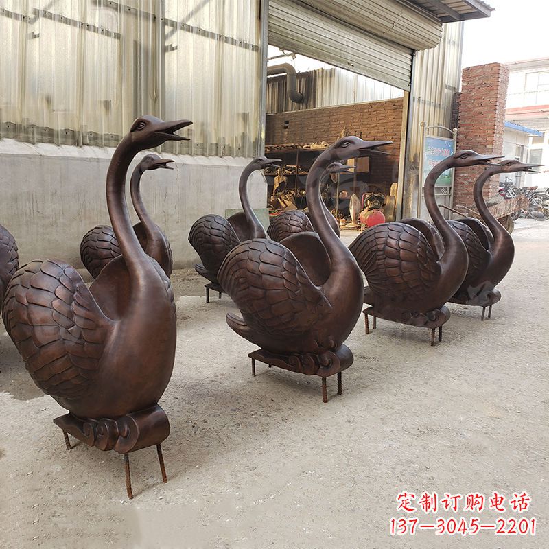 山西中领雕塑天鹅铜雕是一款精美的艺术作品,既…