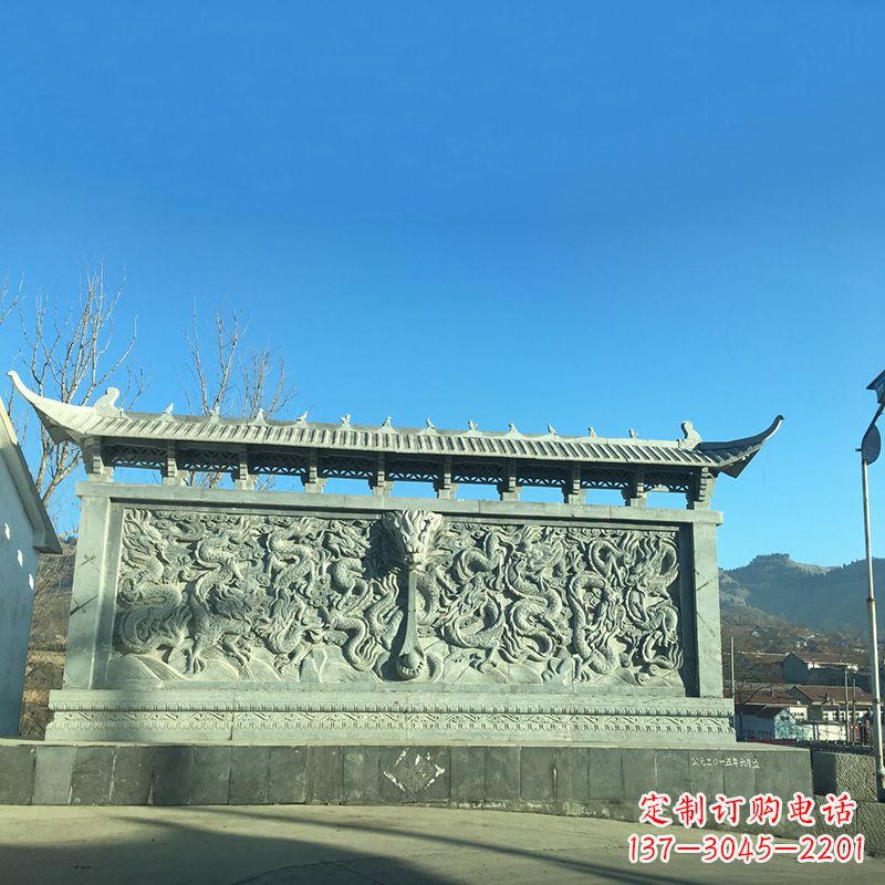 山西青石九龙壁,精美雕塑饰衬城市广场