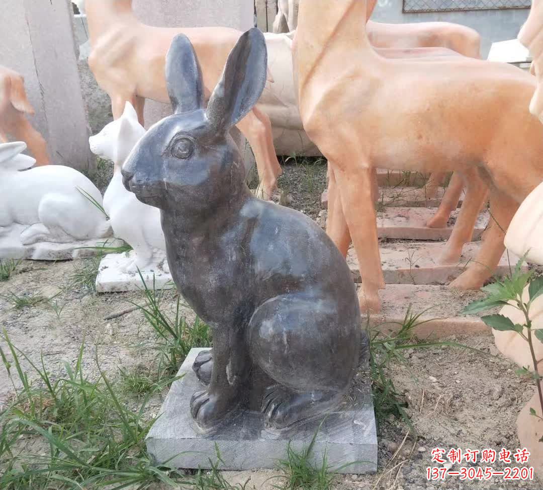 山西青石公园兔子雕塑,实惠的艺术装点