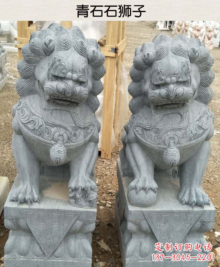山西青石雕刻的传统工艺美狮