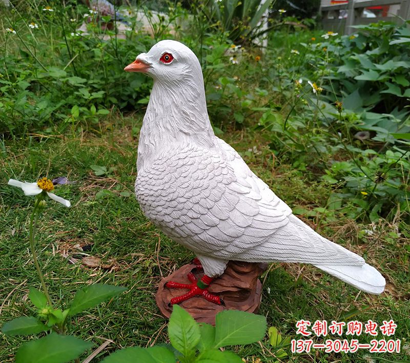 山西为和平献芳礼:精美少女与和平鸽雕塑