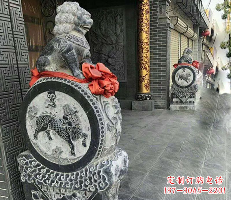 山西狮子抱鼓石门墩雕塑,体现古典风格