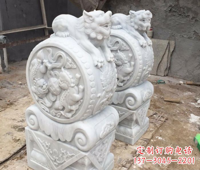 山西中领雕塑领先制作狮子抱鼓石门墩