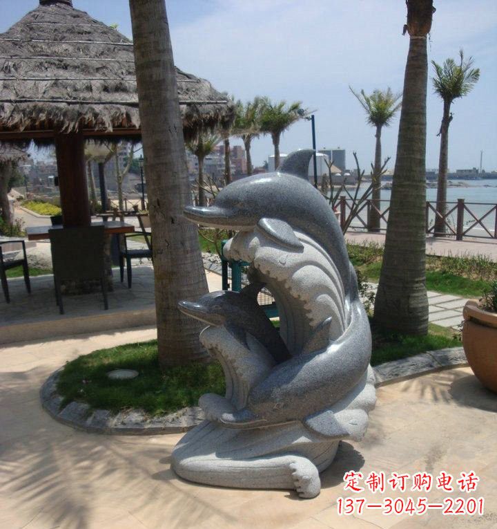 山西海豚雕塑,让海洋之声带给你温暖