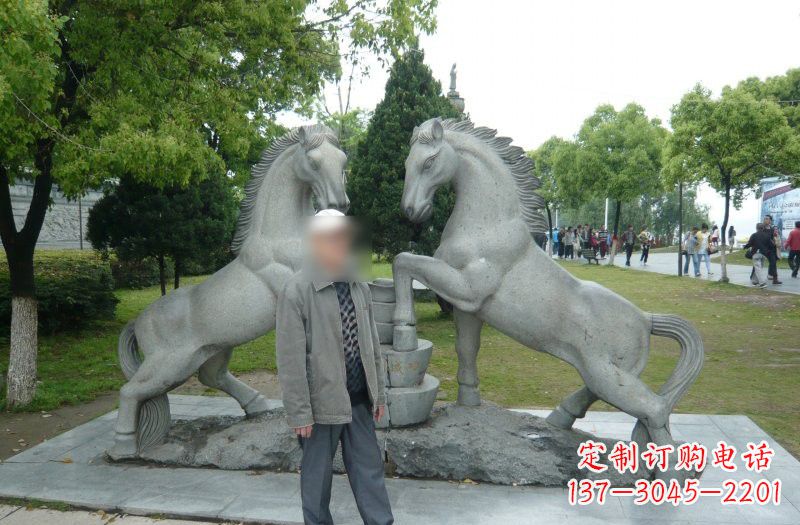 山西以马为主题的石雕艺术品