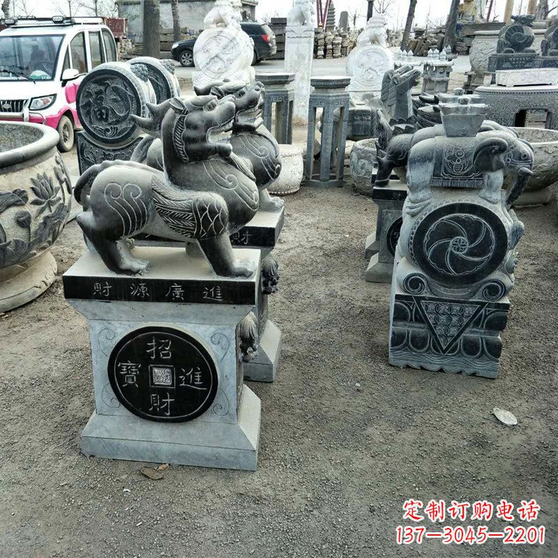山西中领雕塑拥有一支由经验丰富的石雕大师组成…