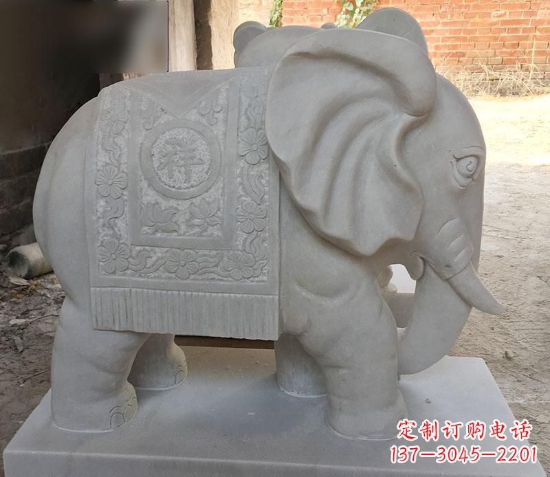 山西风格多样的大象雕塑
