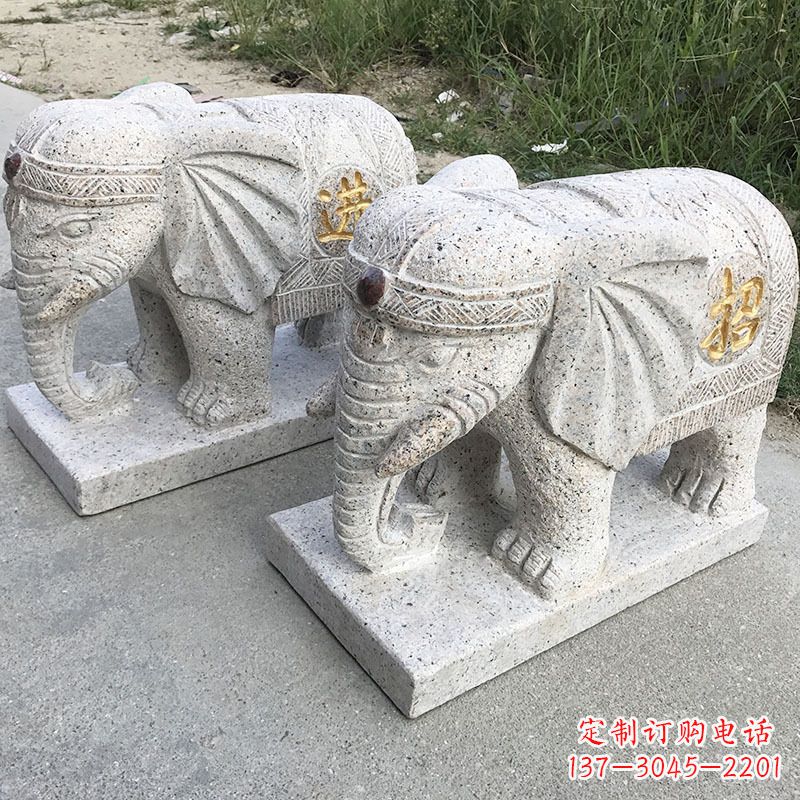 山西寺庙门口大象石雕