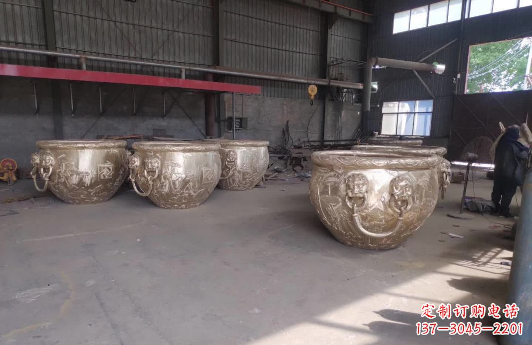 山西寺庙水缸铜雕塑