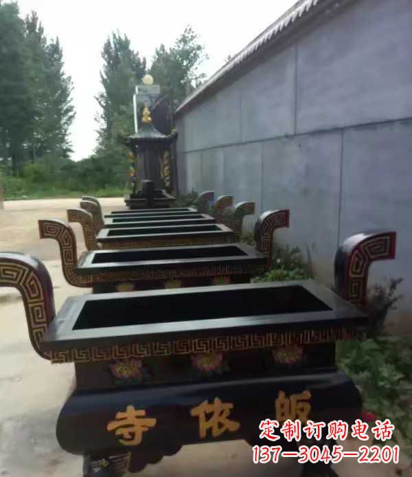 山西寺庙四足方形香炉铜雕