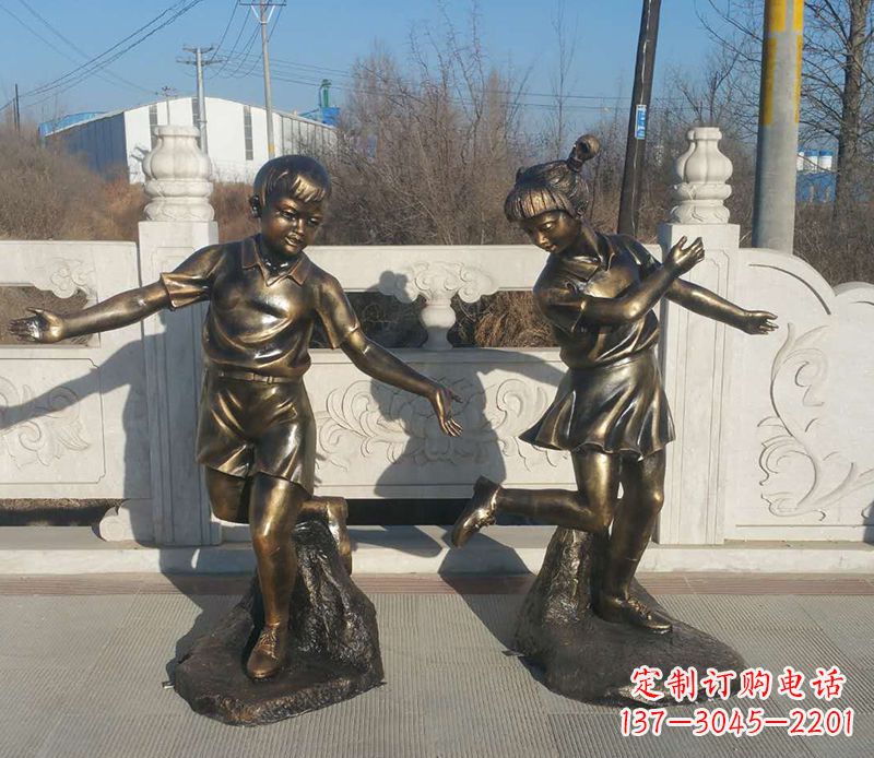 山西踢毽子的儿童铜雕