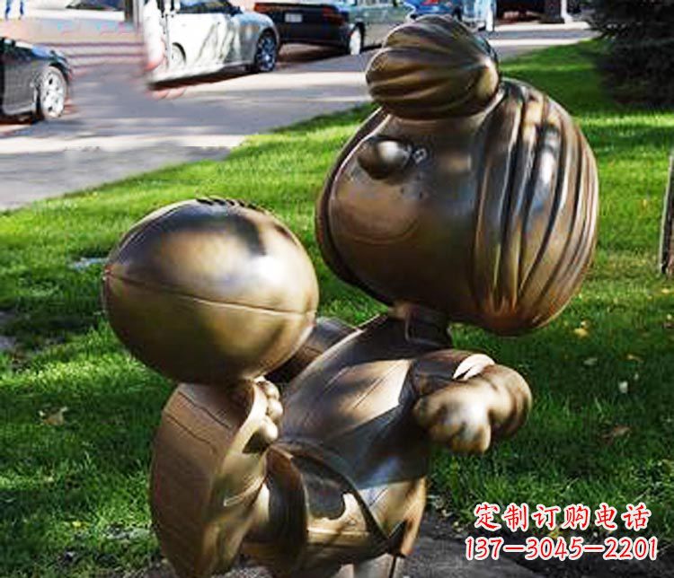 山西踢球的小女孩铜雕